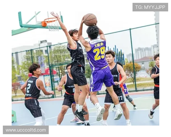 西安篮球队的拼搏之路:城市联赛背后的故事与荣耀 西安篮球队的拼搏之路:城市联赛背后的故事与荣耀