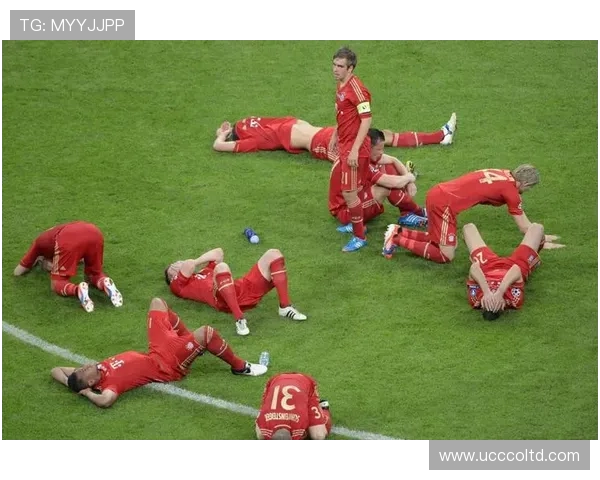 足球明星精彩劈叉瞬间集锦视频分享让你领略足球魅力与技巧之美