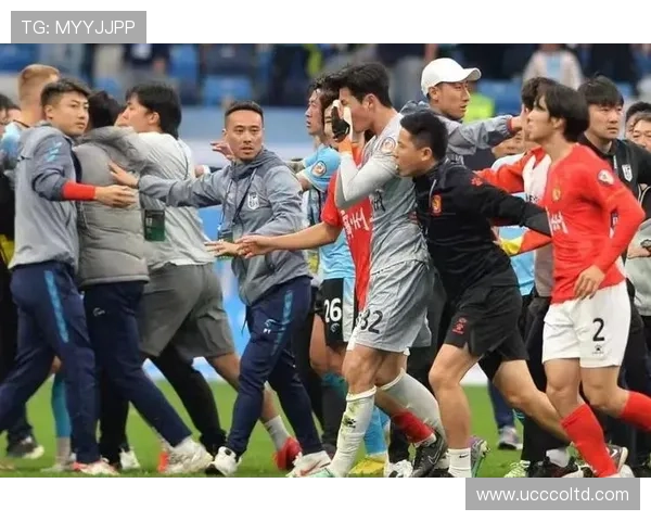 广州篮球队配合问题引发热议球迷与专家各执己见探讨未来发展方向